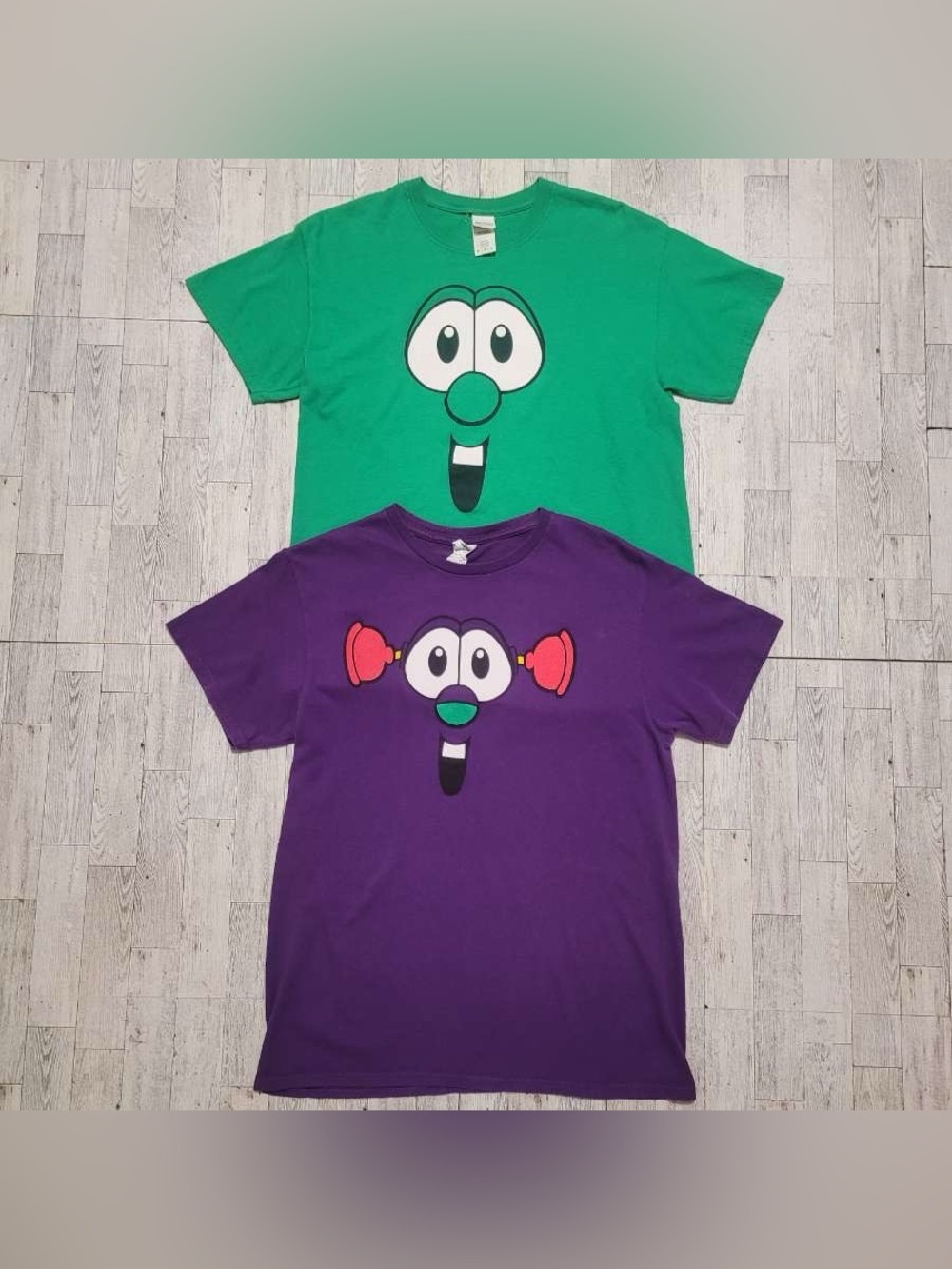 Vintage VeggieTales LarryBoy Larry Cucumber Green Purple Shirt Bundle Men's M